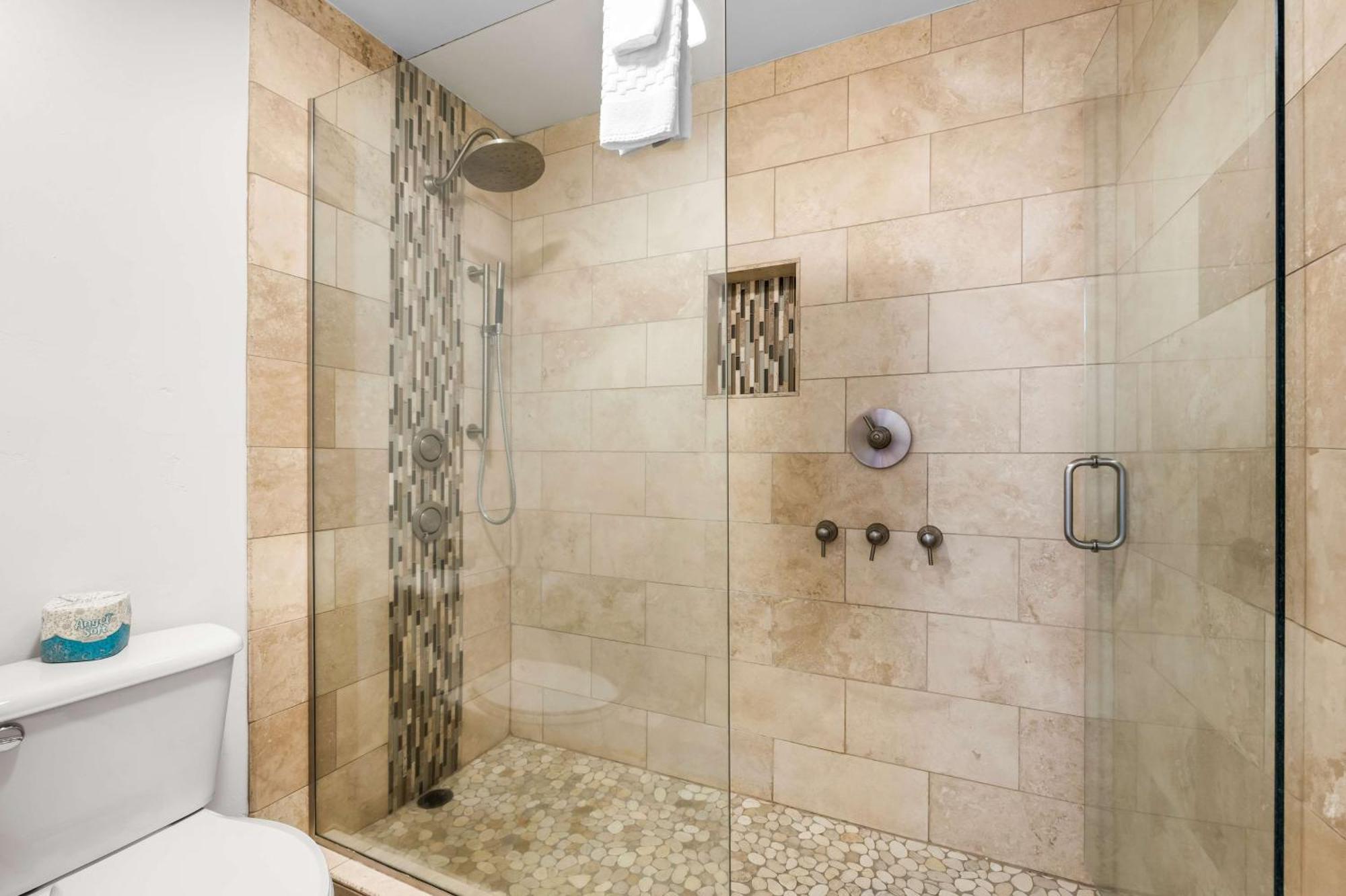 King Room with Balcony and River View - Non-Smoking,1659463829:JPEG