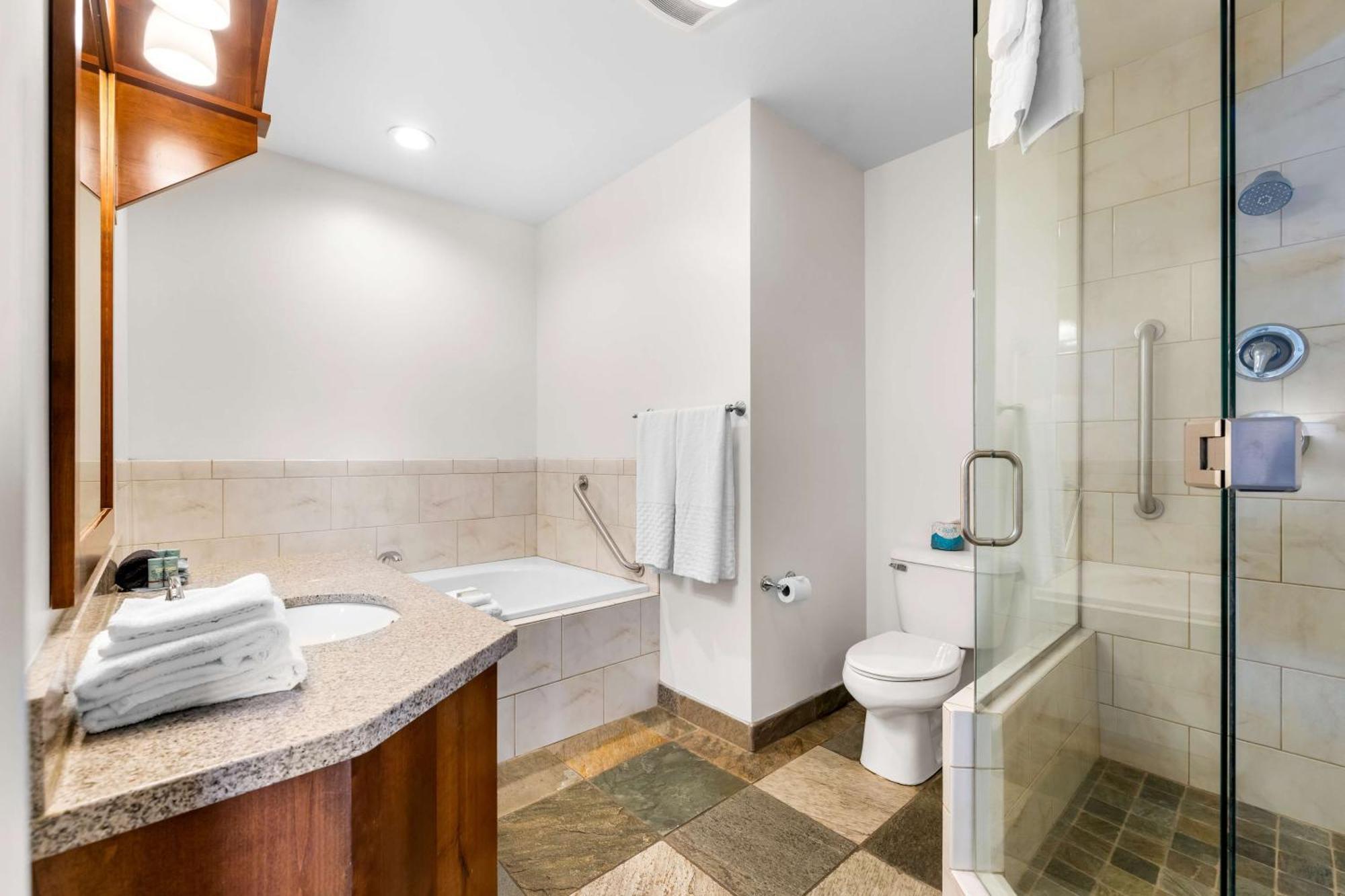 King Room with Spa Bath and Kitchen - River View/Non-Smoking,1659463825:JPEG